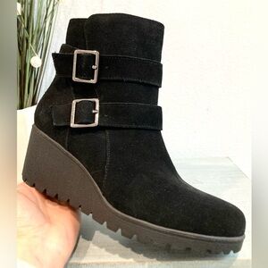 NWOB Giani Bernini Sashaa Memory Foam Black Leather Wedge Boots 7.5M